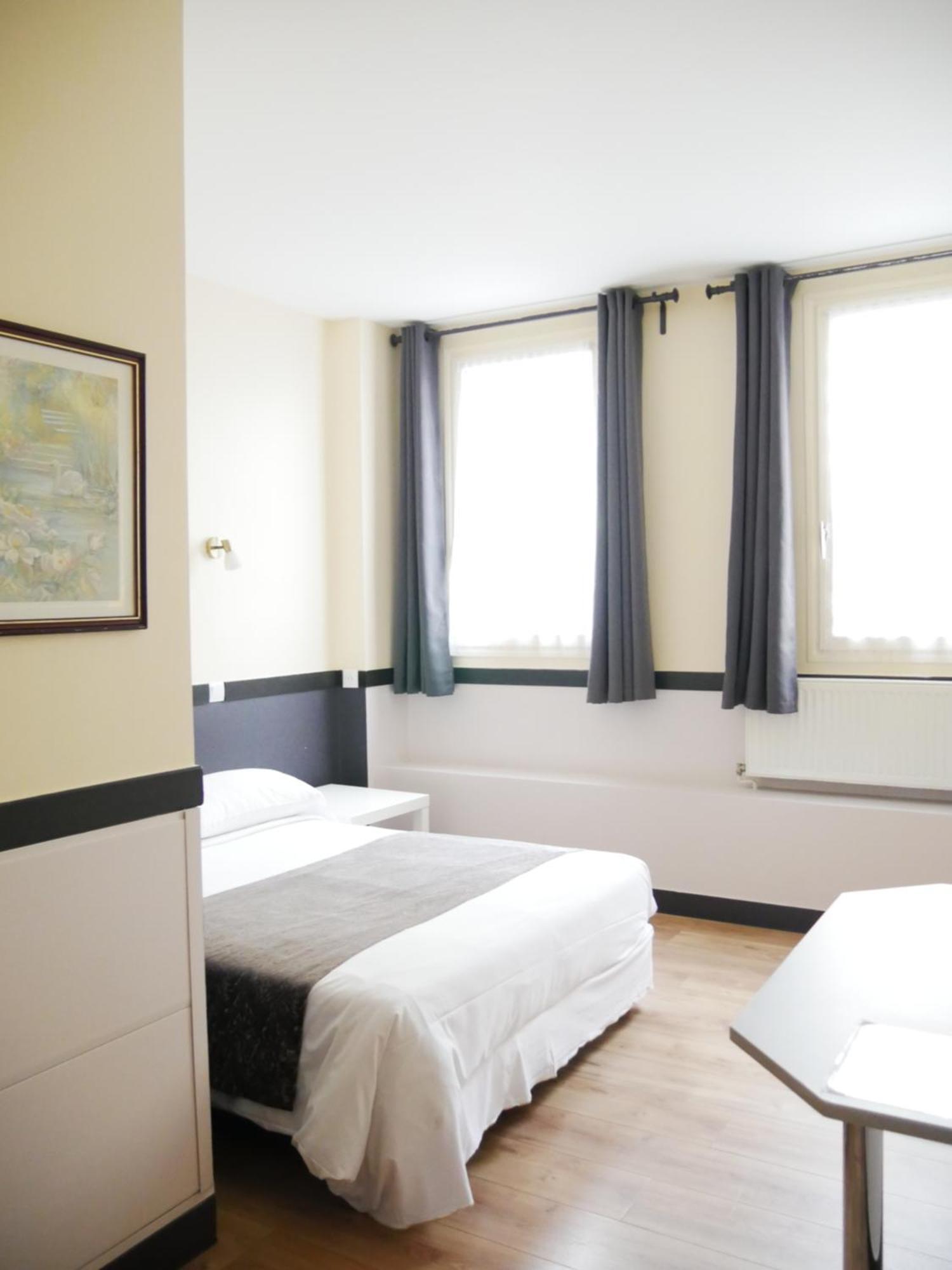 Hotel Des Bains A 10 Min De Paris Maisons-Alfort Bagian luar foto