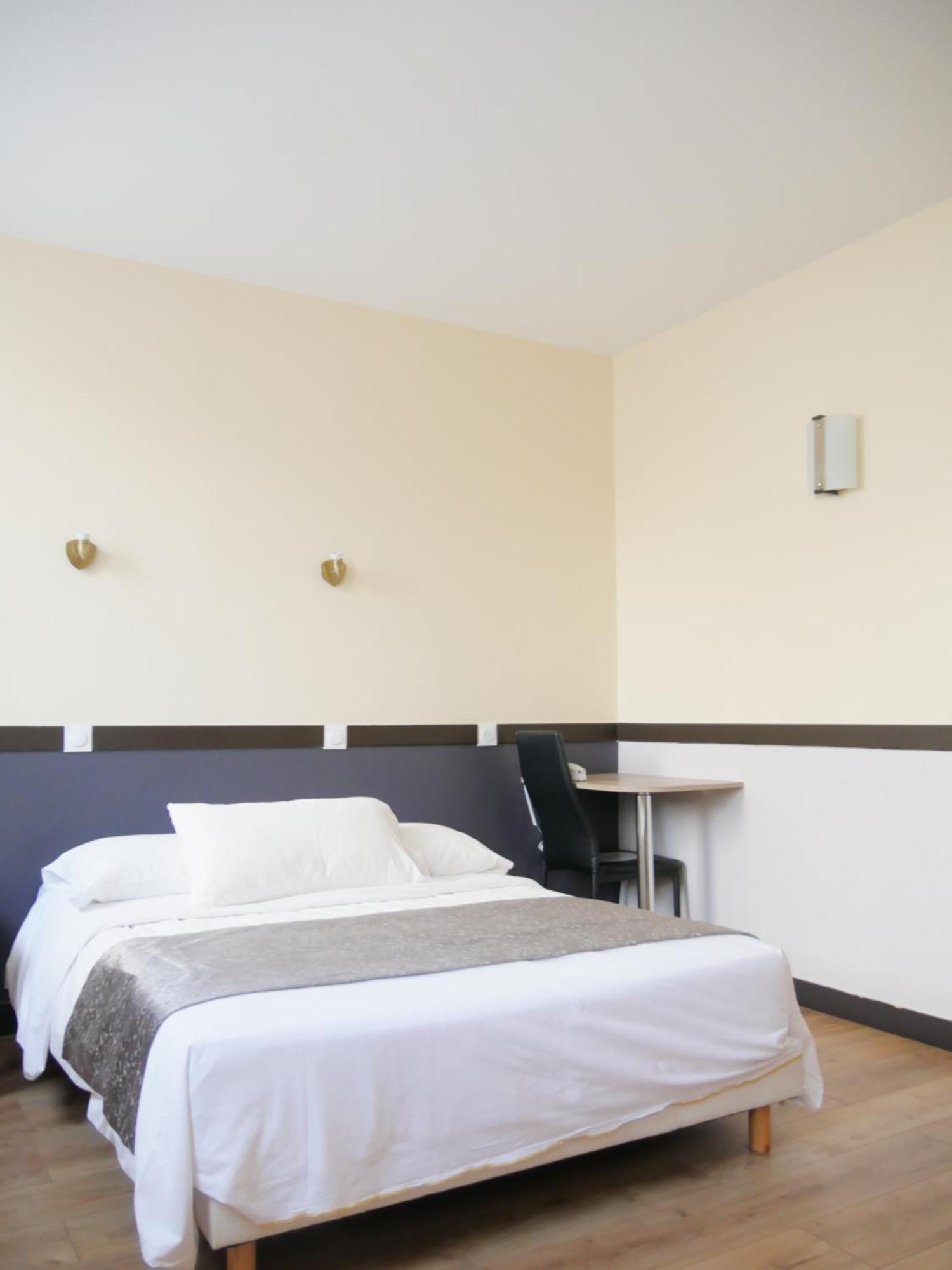 Hotel Des Bains A 10 Min De Paris Maisons-Alfort Bagian luar foto